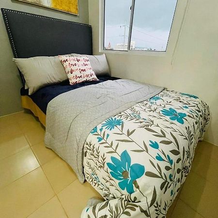 Lovely 2 Bedroom Condo Unit 伊洛伊洛 外观 照片